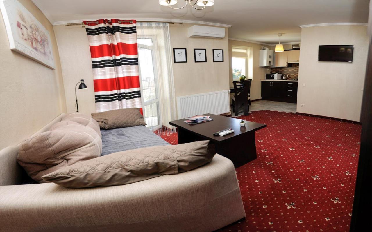 Apartments On Zaliznychna 49 Ивано-Франковск Экстерьер фото